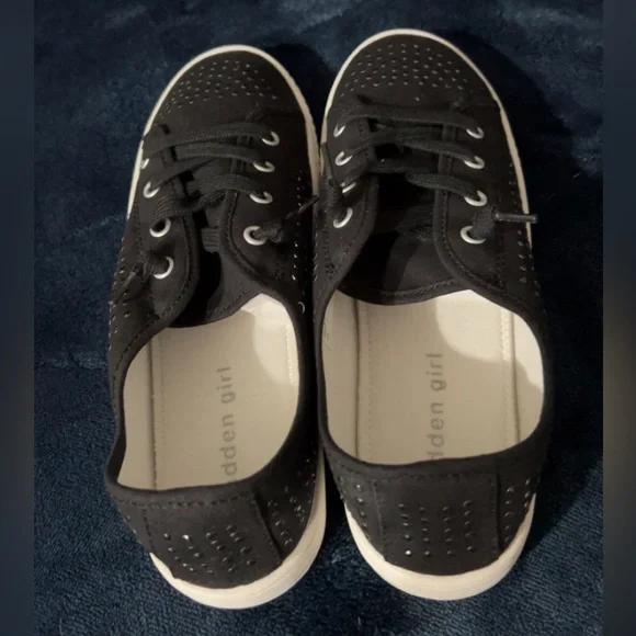 Madden Girl Black Sneakers with Cream Sole - Picture 6 of 7